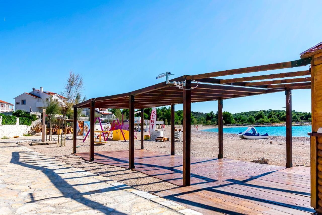 Apartments Luca โรกอซนิซา ภายนอก รูปภาพ
