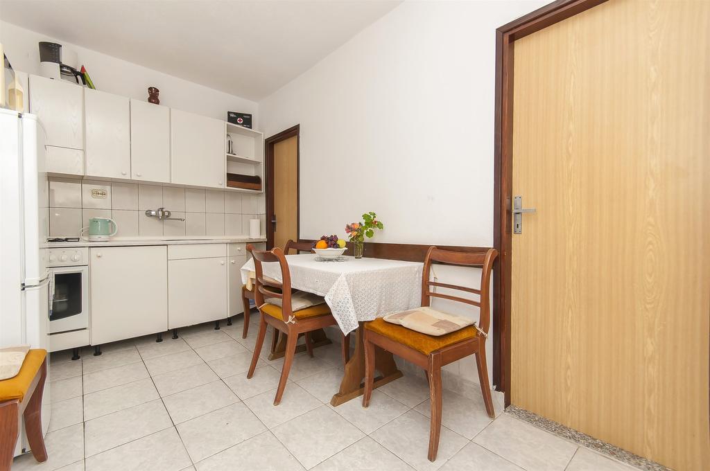 Apartments Luca โรกอซนิซา ภายนอก รูปภาพ
