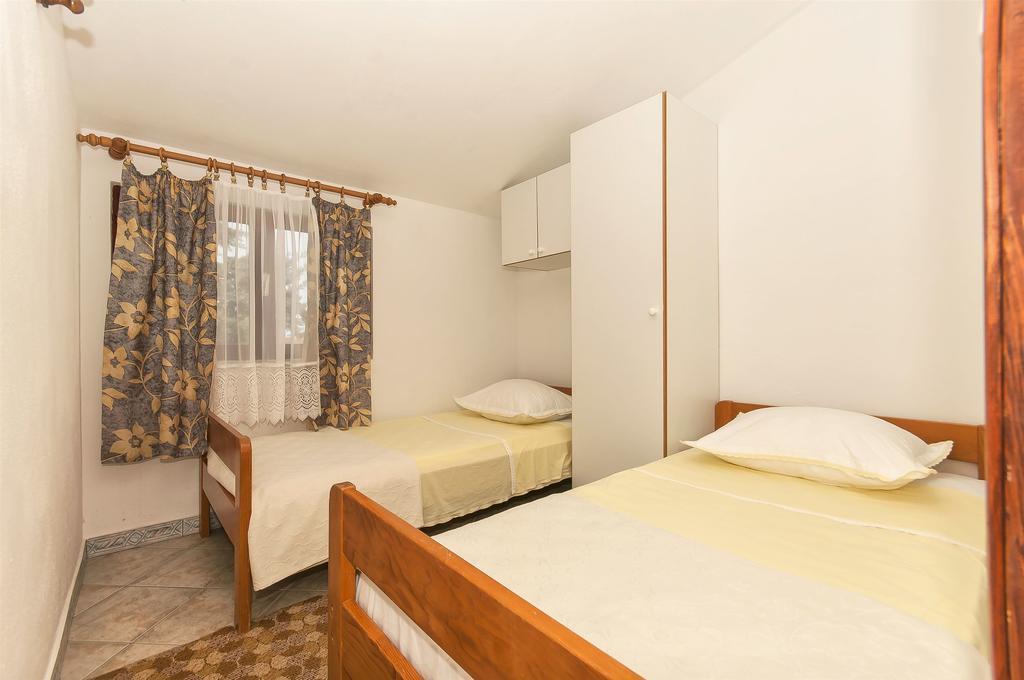 Apartments Luca โรกอซนิซา ภายนอก รูปภาพ