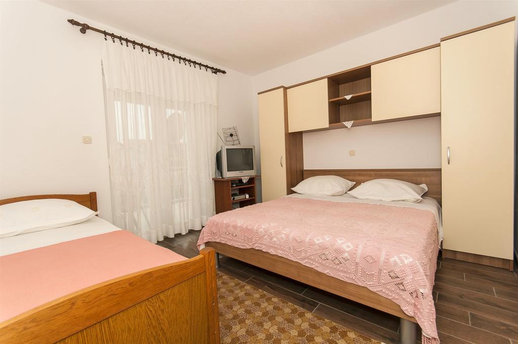Apartments Luca โรกอซนิซา ภายนอก รูปภาพ